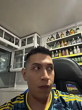 OliverWest04 webcam