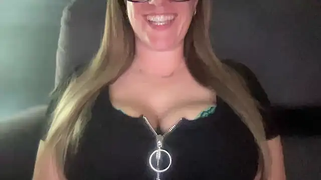 TittieTia19 webcam