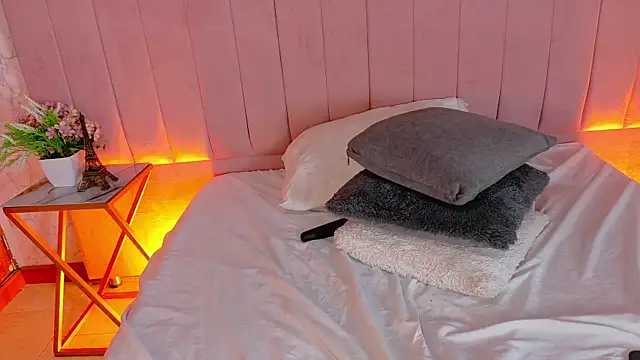 KayleeJones7 webcam