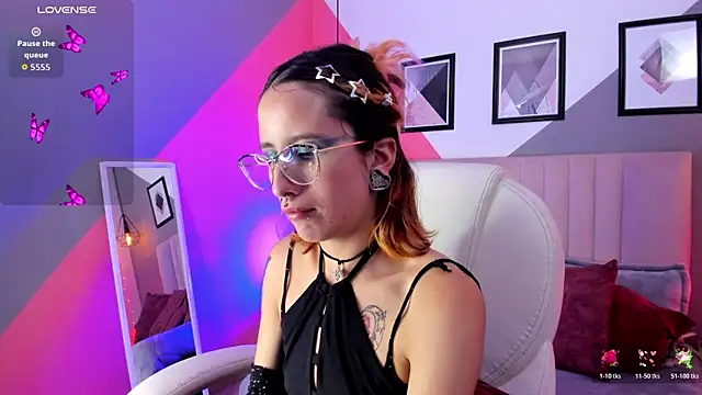 Alice__Moon__ webcam