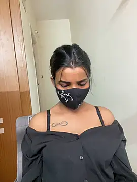 its_ur_flora live cam on StripChat