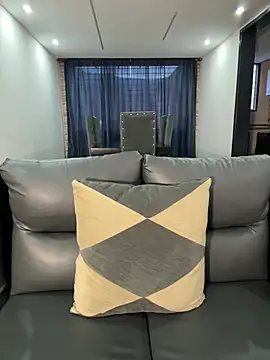 luvely_unique_ webcam