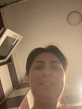 emma_roqueen (F milf) - Faithful slave return to his QUEEN :king