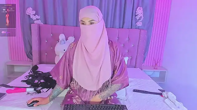 Nayla-Mouna webcam