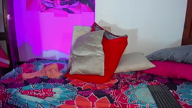 Nikki__uwu webcam