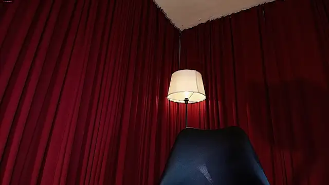 Alice-blaker live cam on StripChat