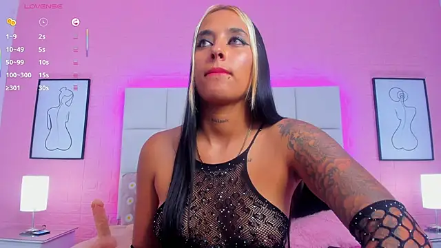 charlotte_kisss webcam