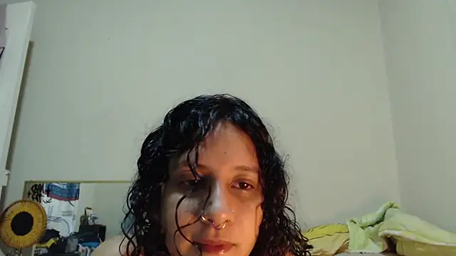 AlinaWoolf_ webcam