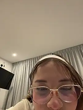 AliciaWhite_nt webcam