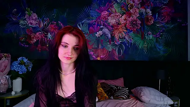 NicoleLuxe live cam on StripChat