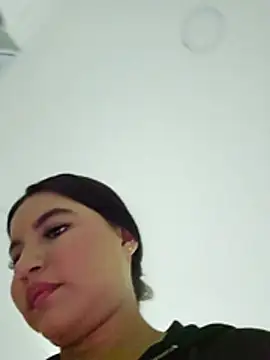 Pretty_Julieta webcam