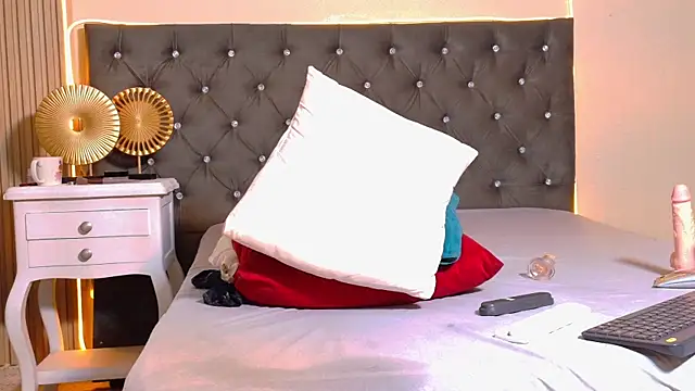 Alex_Bloom webcam