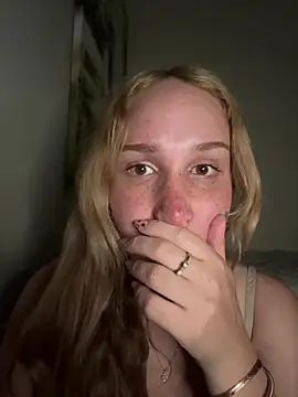 Helenaelisawrld webcam