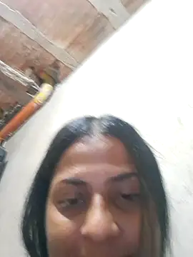 Giselabrunette25 webcam