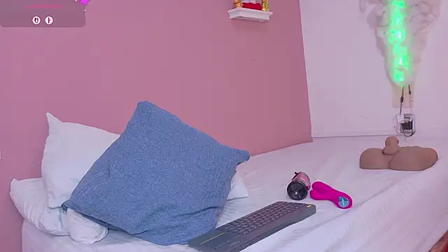 mia_gold_ webcam