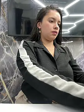 Miss_Bella_Flame webcam