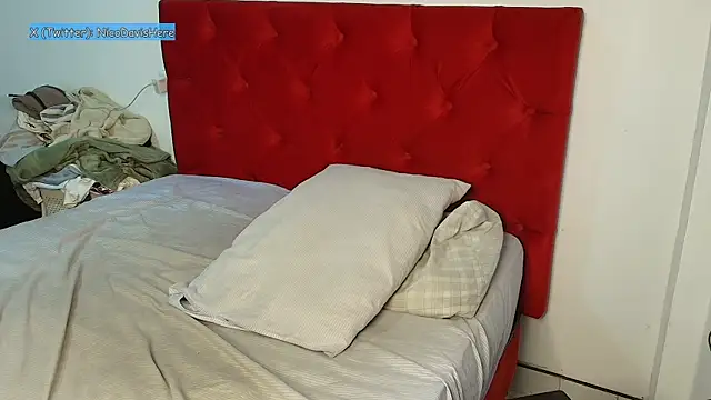 NicoDavisOfficial webcam