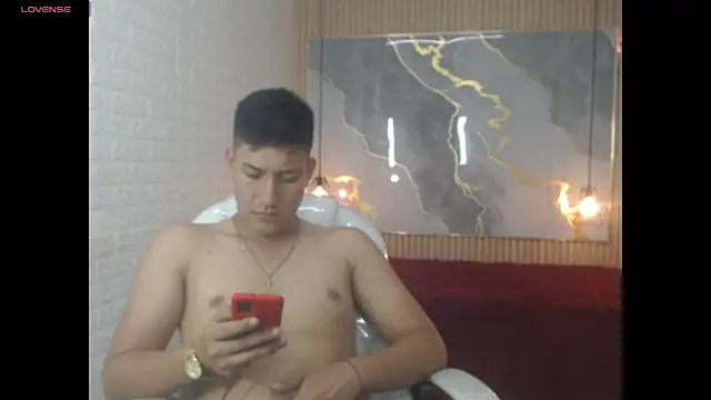 DominantBoy4 webcam