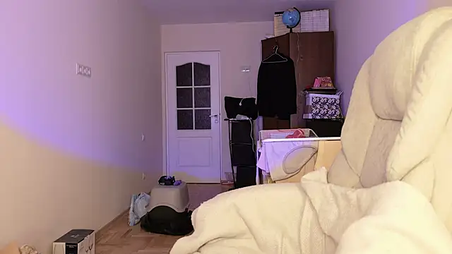 SeasonalSomeone webcam