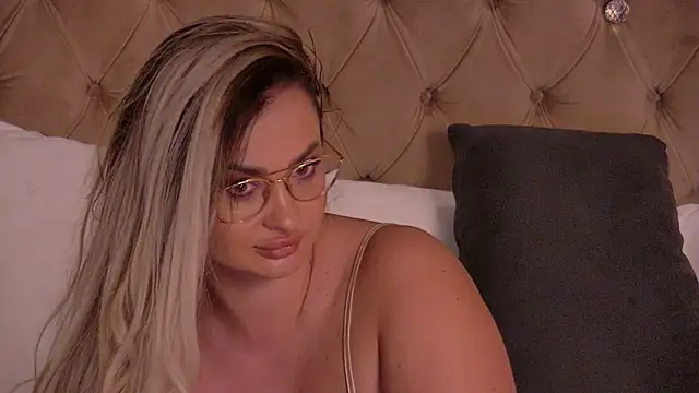 Denisse_Perry webcam