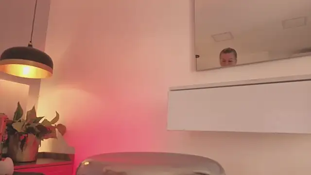AllisonRoberts_ webcam