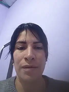 laurahotdirty webcam