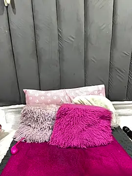 LonelyQueenxx25 webcam
