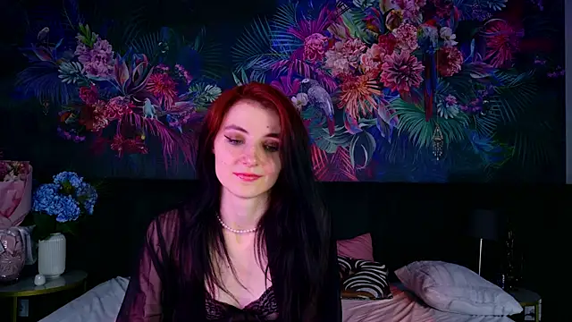 NicoleLuxe live cam on StripChat