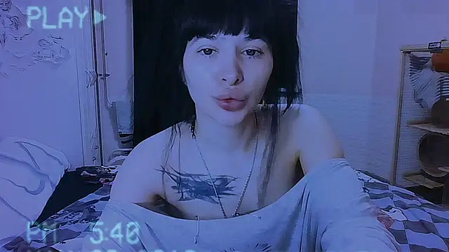 AllisonDeetz webcam