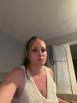 Poppylooloo webcam
