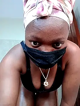 Naughtyfeli022 webcam
