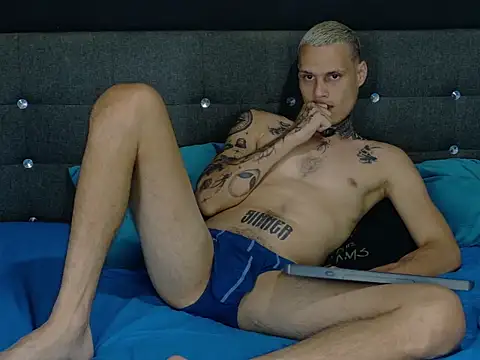 touching_the_sky live cam on StripChat