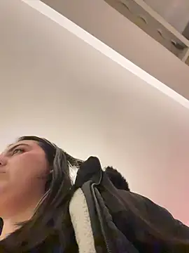 KaroVelvett webcam