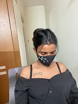 its_ur_flora live cam on StripChat