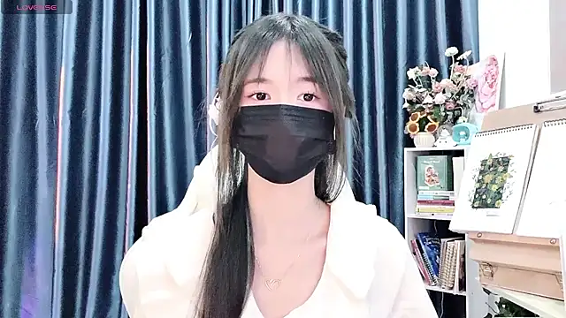 Your-Sunshinee live cam on StripChat
