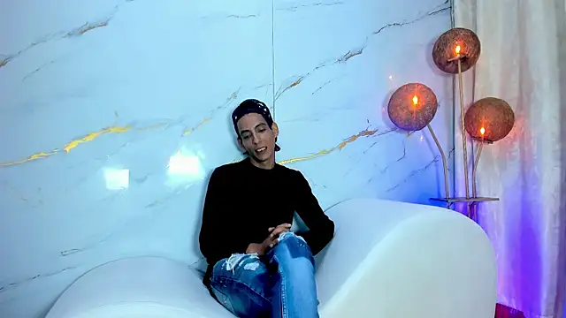 AmazingOrgasm webcam