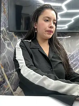Miss_Bella_Flame webcam