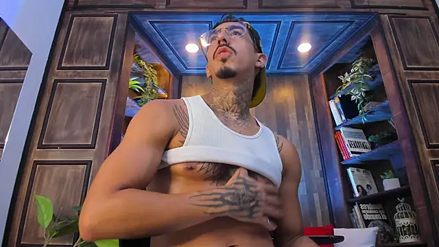 Donovan_Desmond webcam
