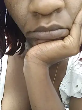 ariahsexy live cam on StripChat