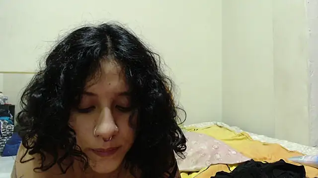 AlinaWoolf_ webcam