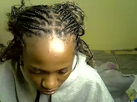 Pearl_petite webcam