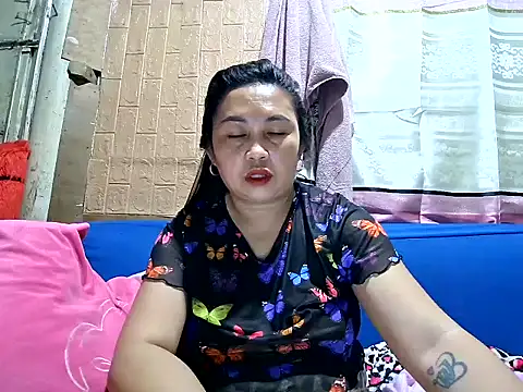 Lonely_Heart webcam