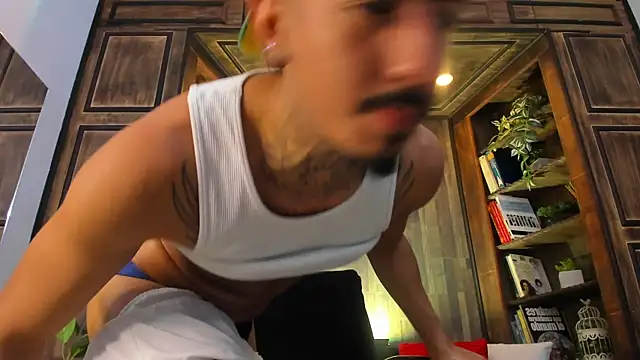 Donovan_Desmond live cam on StripChat
