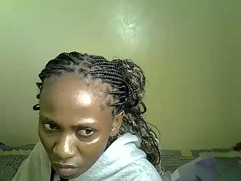 Pearl_petite webcam