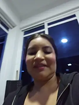 Pretty_Julieta webcam