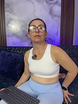 Yelena03 webcam