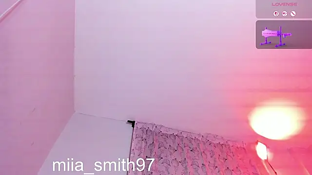 miia-smith97 live cam on StripChat