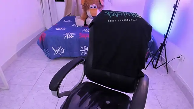 Aron_Boyy webcam