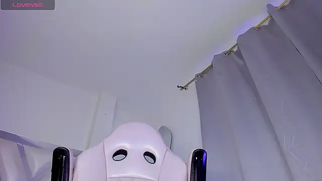 Mia_royal webcam