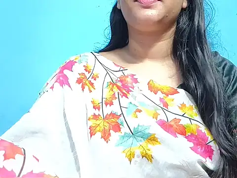 Adhiti_1 live cam on StripChat